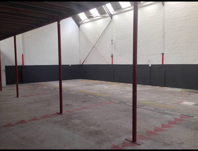 294M² FACTORY TO LET IN KILLARNEY GARDENS